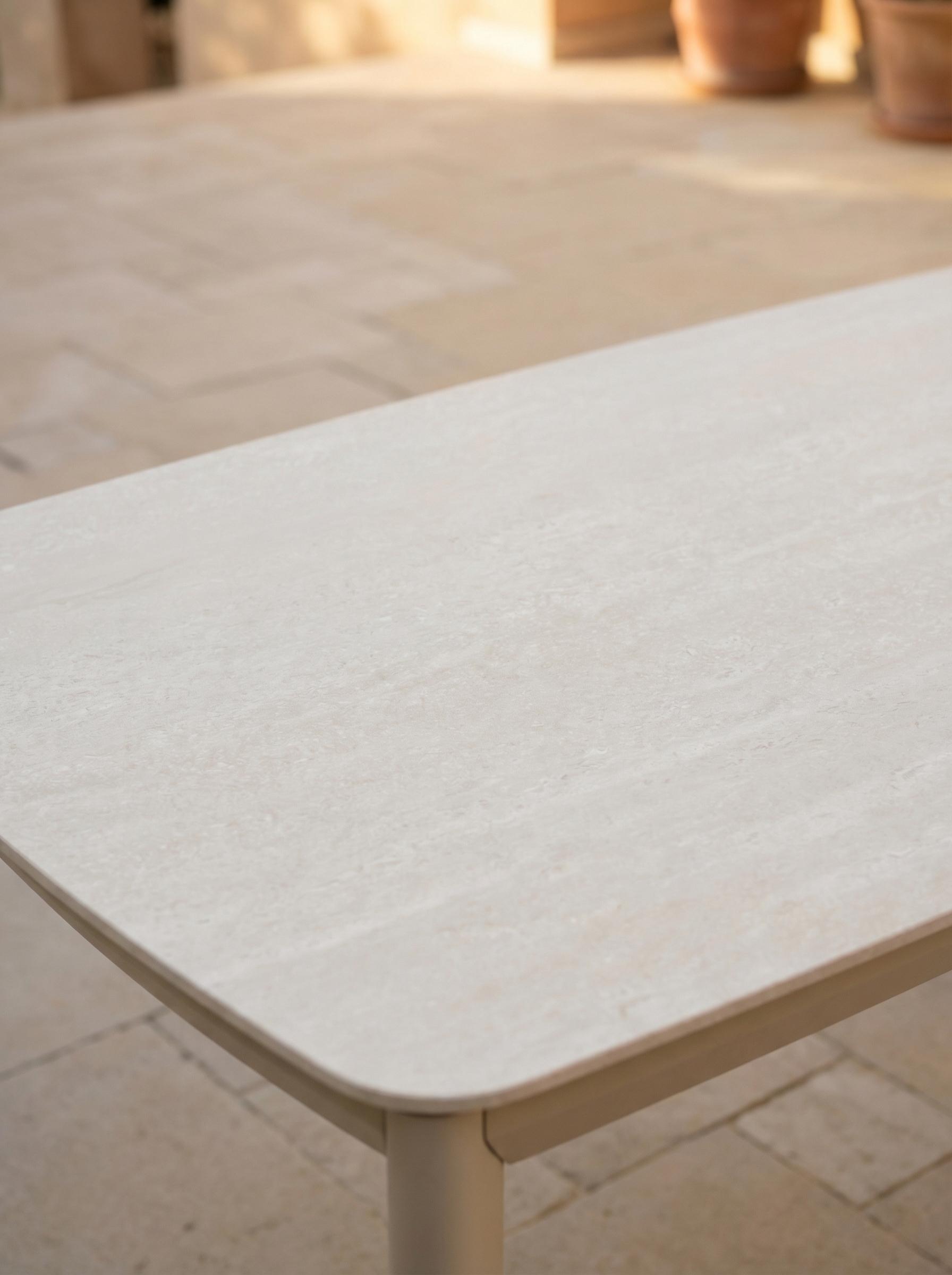 FAEE Table de jardin SAZAN
