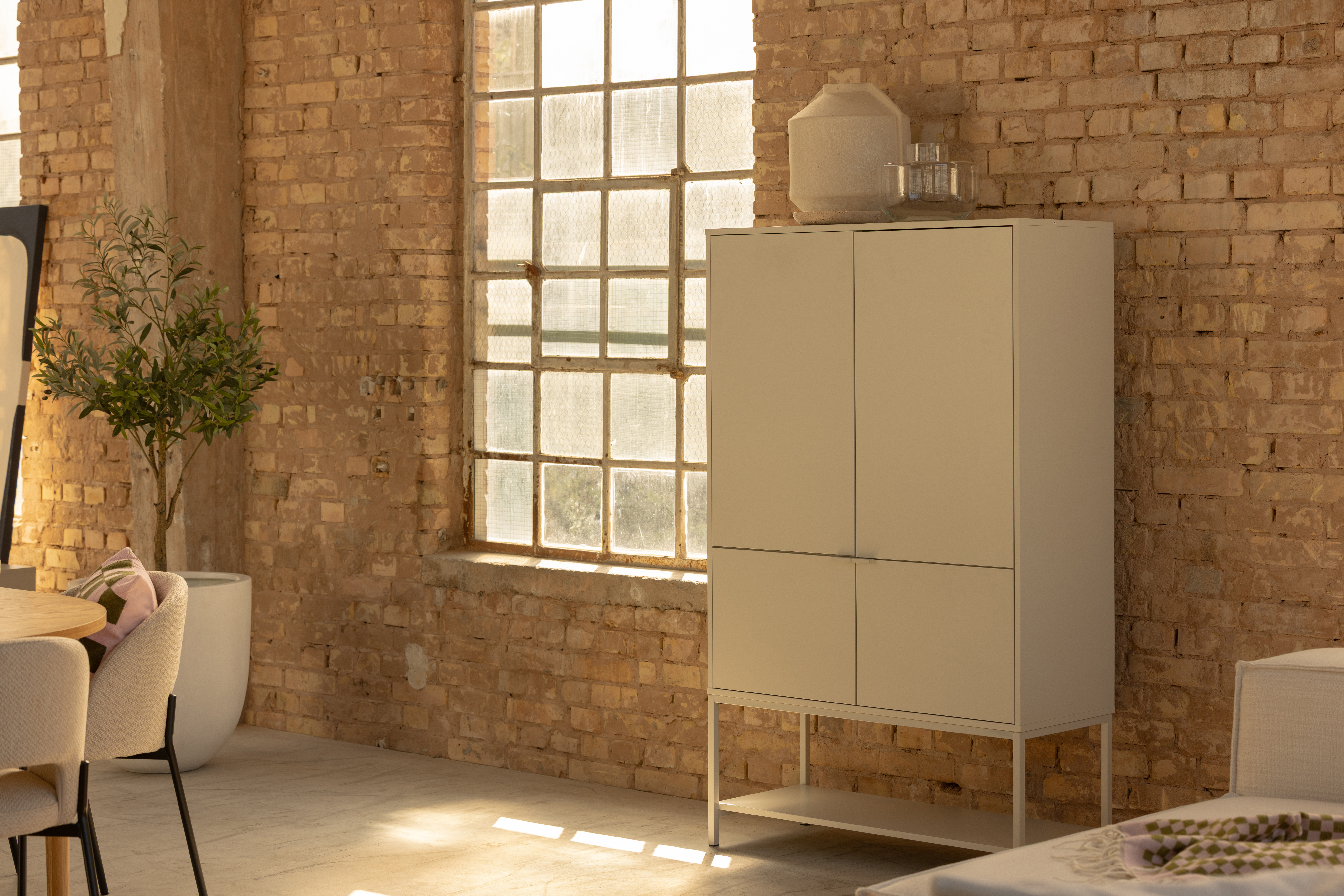 FAEE Highboard NAER FAEE Highboard NAER