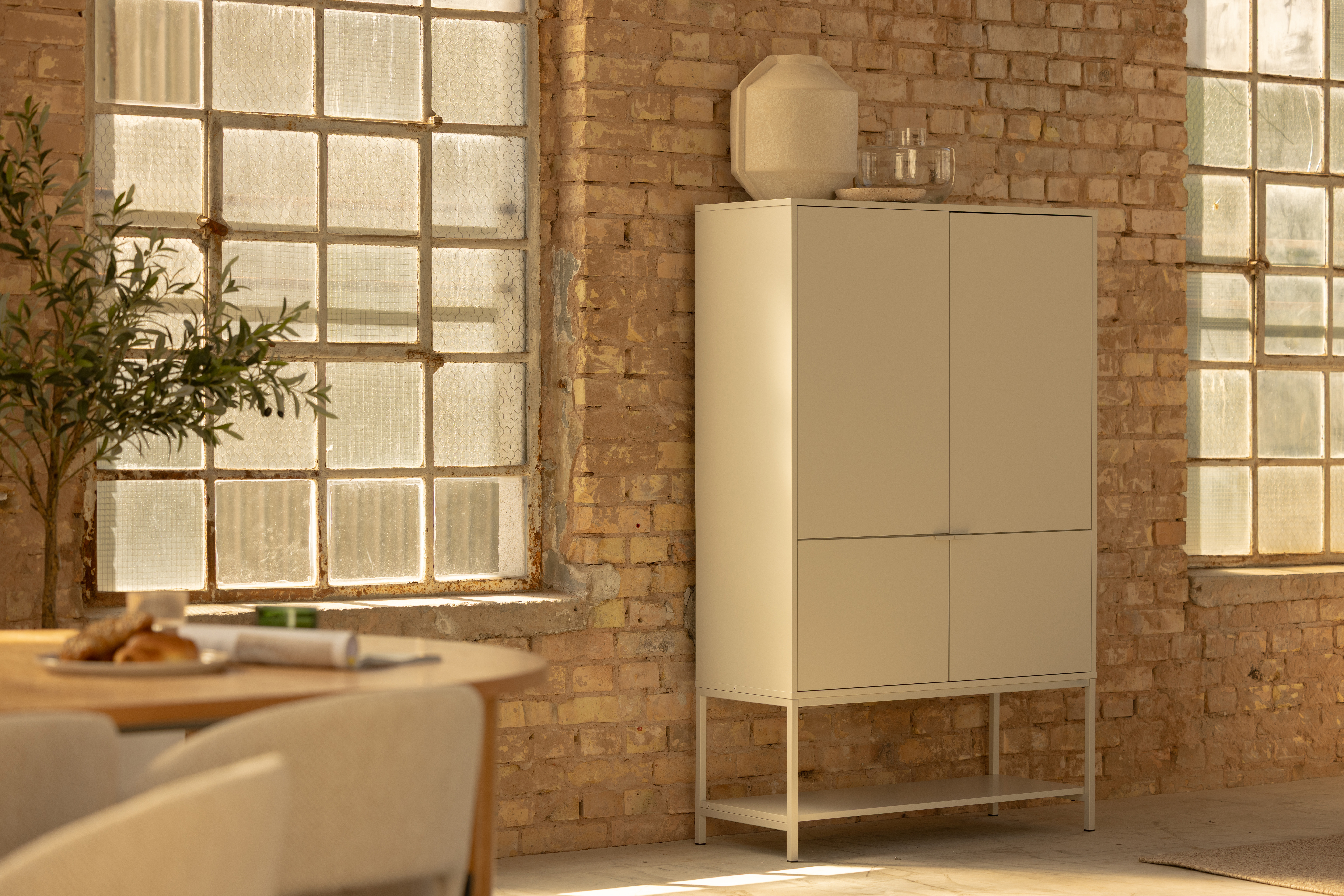 FAEE Highboard NAER FAEE Highboard NAER