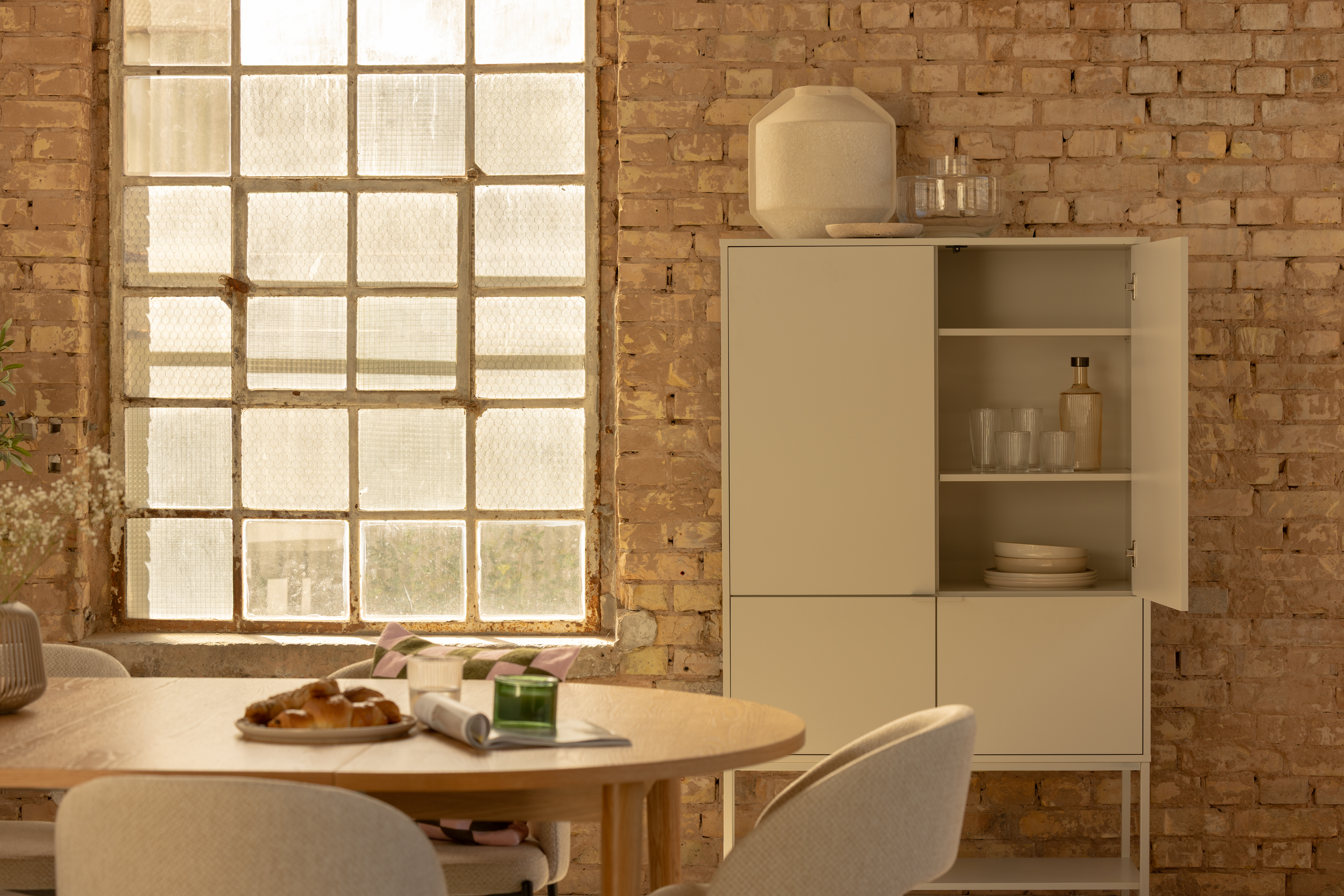 FAEE Highboard NAER FAEE Highboard NAER